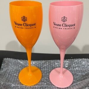 Pair of new champagne Veuve Clicquot vessels 8”